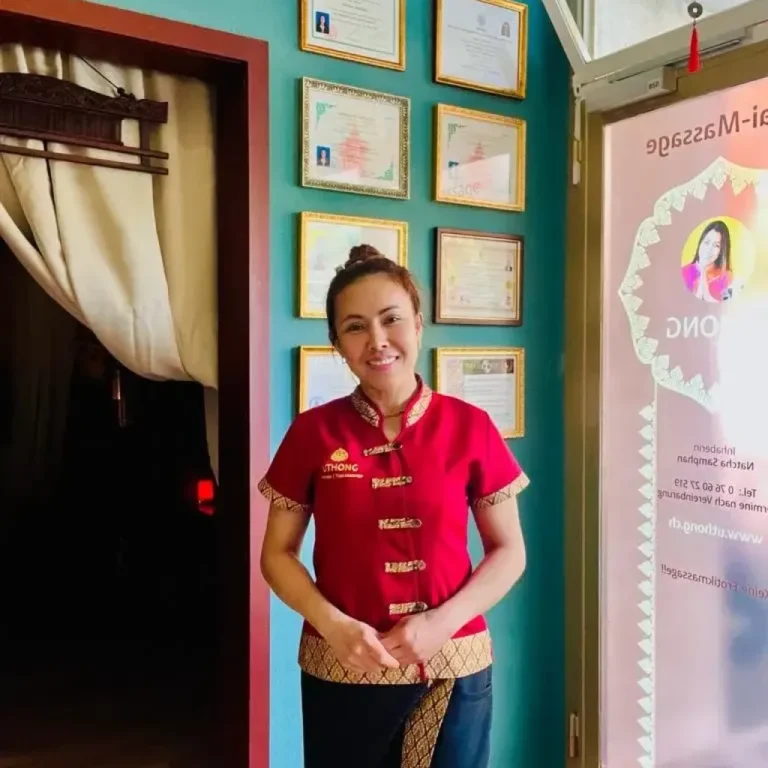 Uthong Basel Natcha2.jpeg 2 1024x1024 1